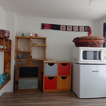 Vibrant Downtown Talpiot: Market & Beach Proximity Apartment Haifa Exterior photo