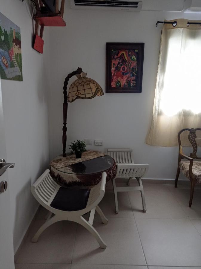 Vibrant Downtown Talpiot: Market & Beach Proximity Apartment Haifa Exterior photo